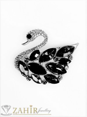 Красив лебед кристална  брошка с изящни черни камъни, размери 5 на 4 см, сребриста основа - B1289